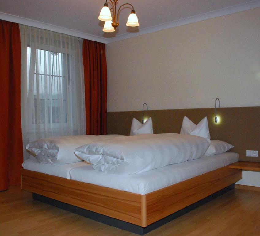 Hotel Lowen Блуденц Номер фото